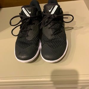 Women’s size 8.5 volleyball shoes